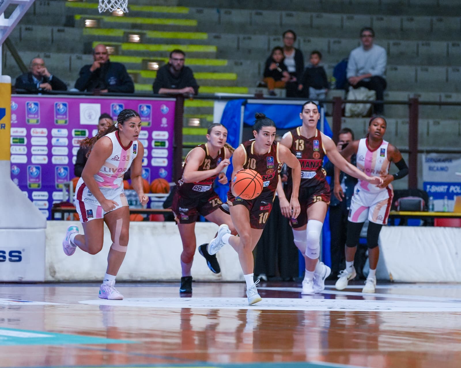 Serie A1 Credem Banca - Venezia rimonta nell'ultimo quarto e vince a Livorno